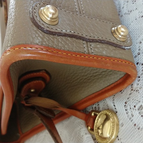 Vintage Dooney and Bourke  crossbody - Picture 11 of 14